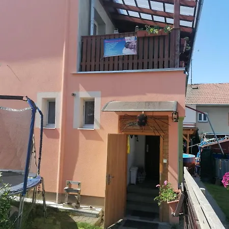 別荘 Rodinny Puldomek S Vybavenim A Bazenem